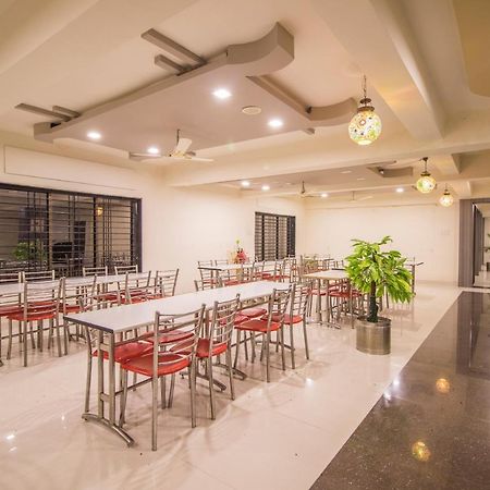 Hotel Yogiraj Palace Shegaon Luaran gambar