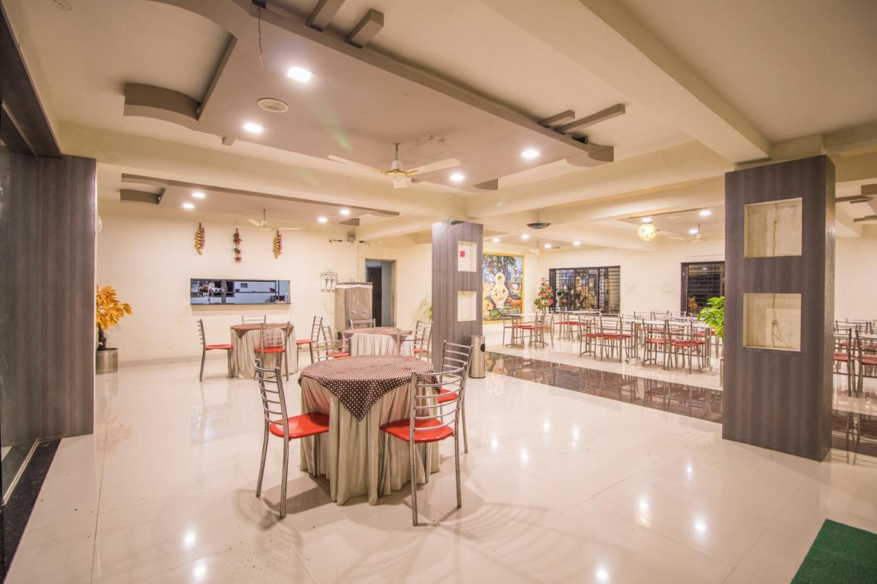 Hotel Yogiraj Palace Shegaon Luaran gambar