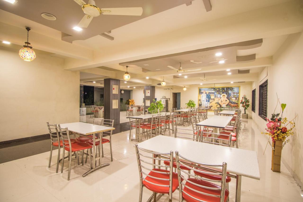 Hotel Yogiraj Palace Shegaon Luaran gambar